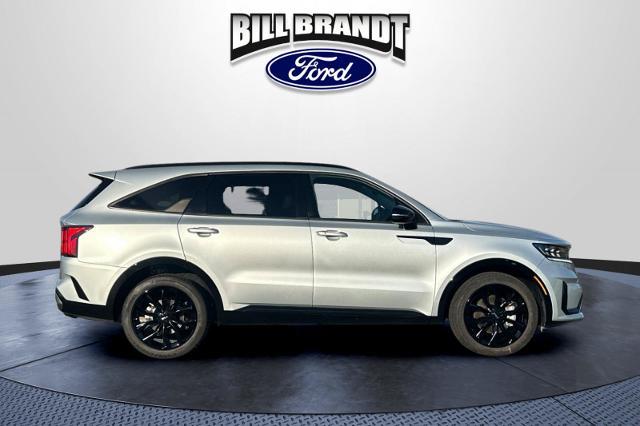 2022 Kia Sorento - $26,200