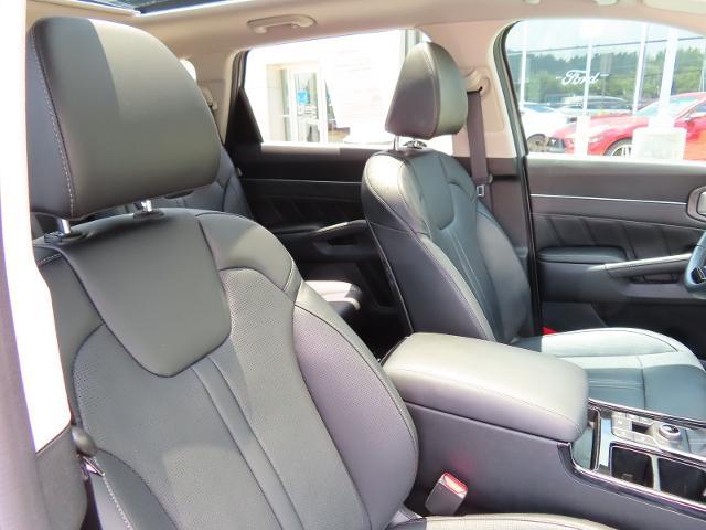 2025 Kia Sorento - $38,495