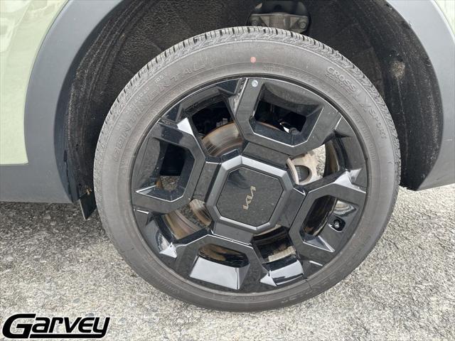 2025 Kia Sorento - $40,990