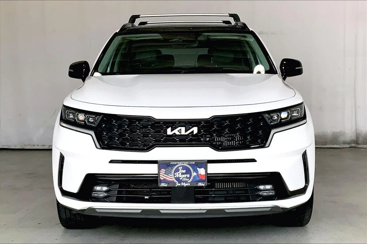 2022 Kia Sorento SX — photo 1 of 12