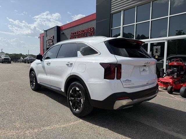2025 Kia Sorento - $28,900