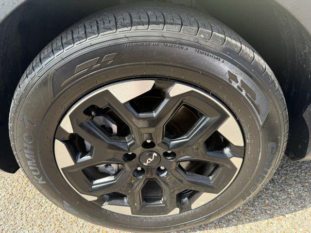 2025 Kia Sorento - $28,900