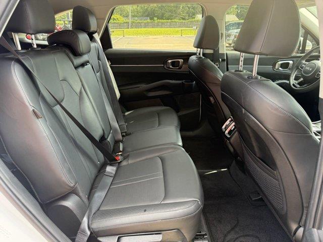 2025 Kia Sorento - $28,900