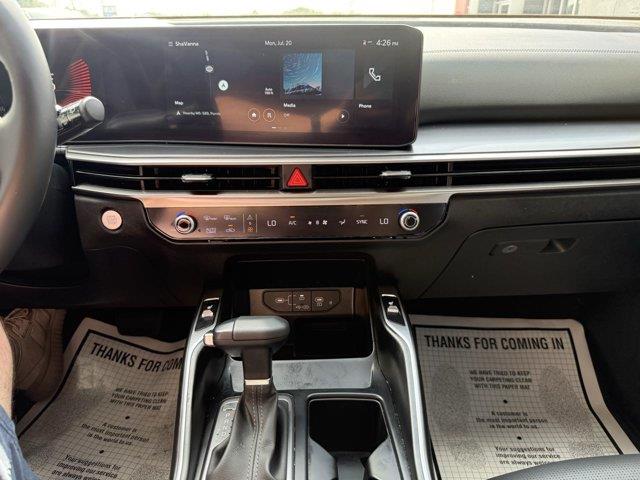 2025 Kia Sorento - $28,900