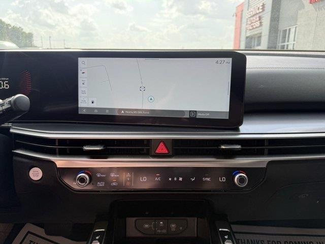 2025 Kia Sorento - $28,900