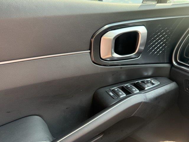 2025 Kia Sorento - $28,900
