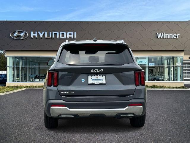 2024 Kia Sorento - $24,372