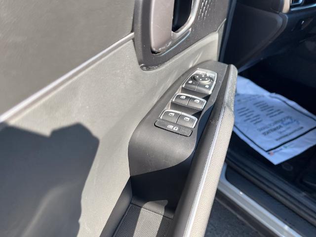 2025 Kia Sorento - $29,999