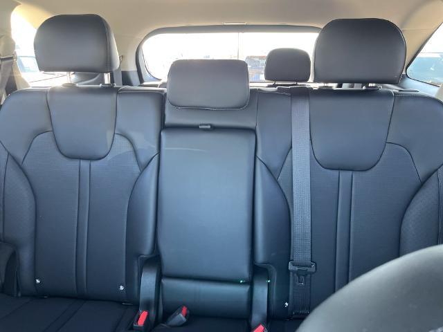 2025 Kia Sorento - $29,999