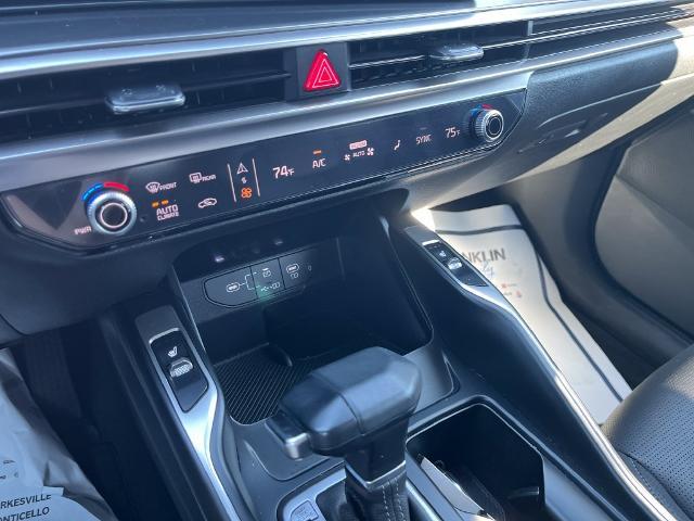 2025 Kia Sorento - $29,999