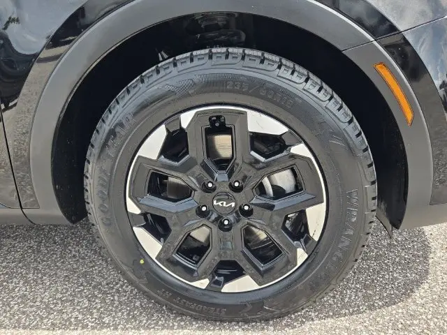2025 Kia Sorento - $29,800