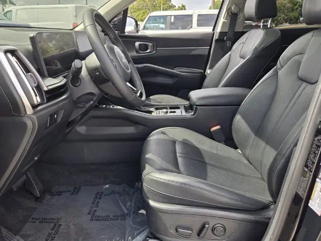 2025 Kia Sorento - $29,800