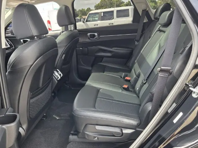 2025 Kia Sorento - $29,800