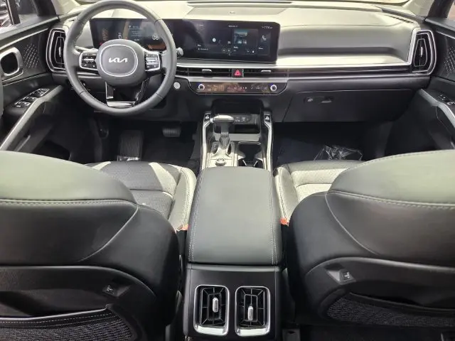 2025 Kia Sorento - $29,800