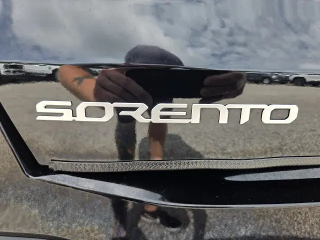2025 Kia Sorento - $29,800