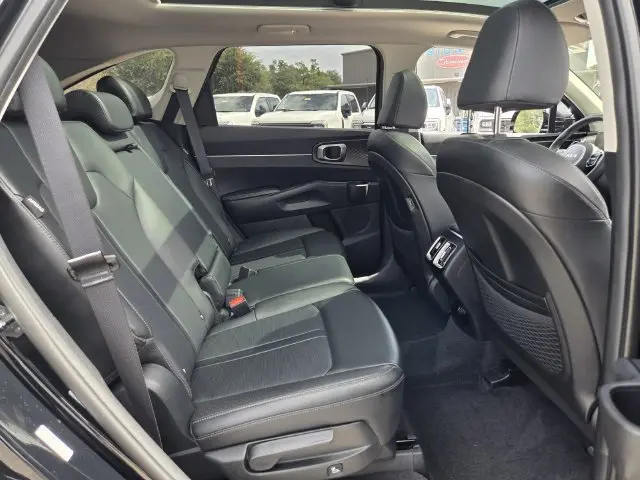 2025 Kia Sorento - $29,800