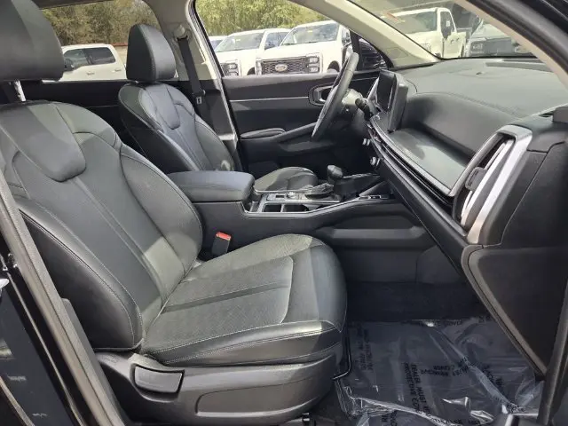 2025 Kia Sorento - $29,800