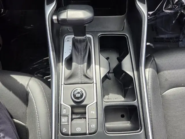 2025 Kia Sorento - $29,800