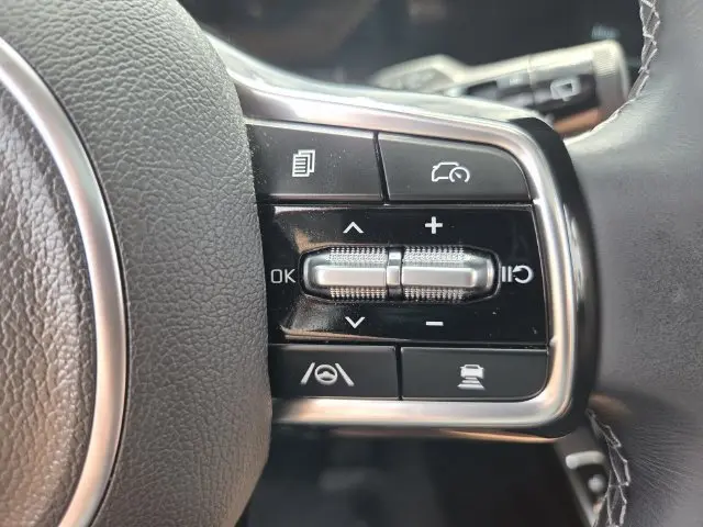 2025 Kia Sorento - $29,800