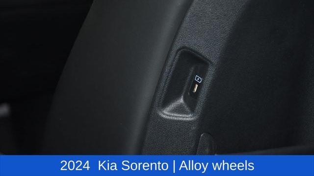 2024 Kia Sorento S