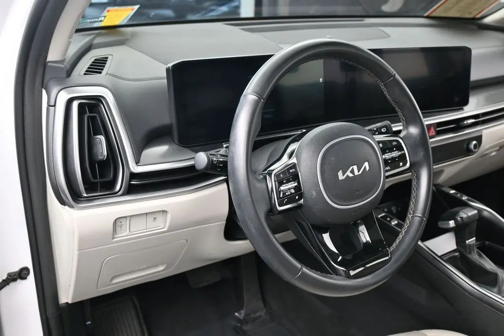 2024 Kia Sorento - $24,584