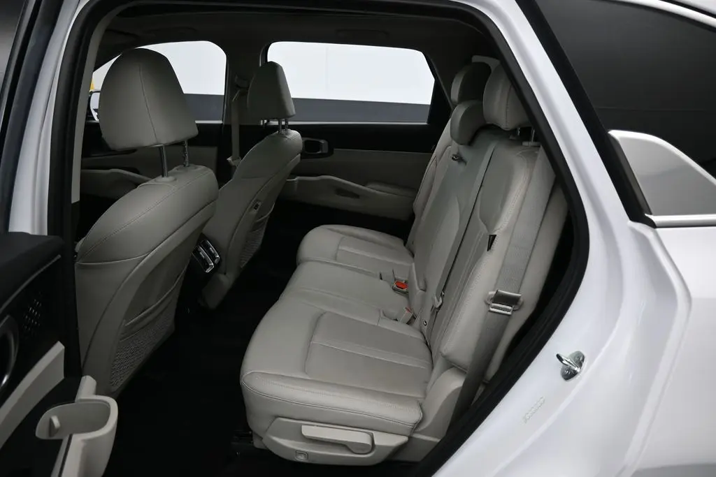 2024 Kia Sorento - $24,584