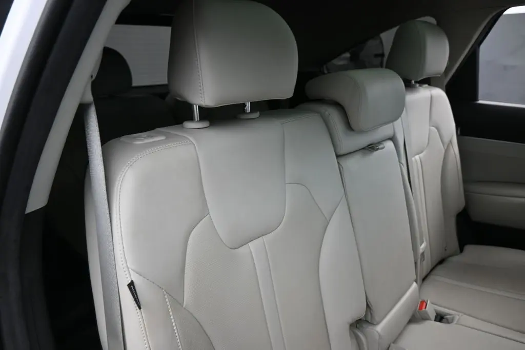 2024 Kia Sorento - $24,584