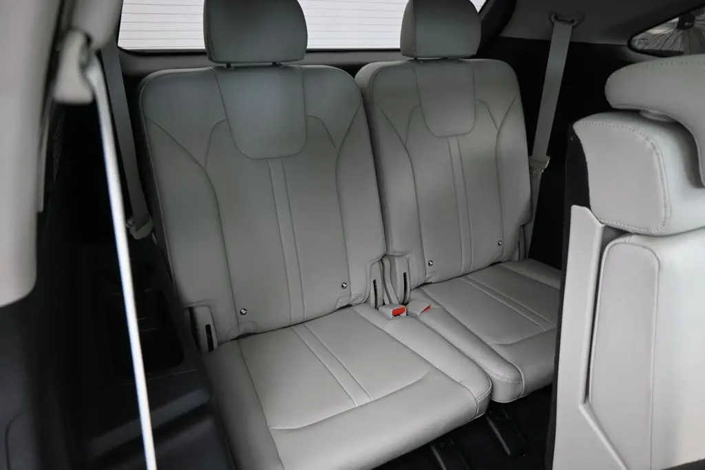 2024 Kia Sorento - $24,584