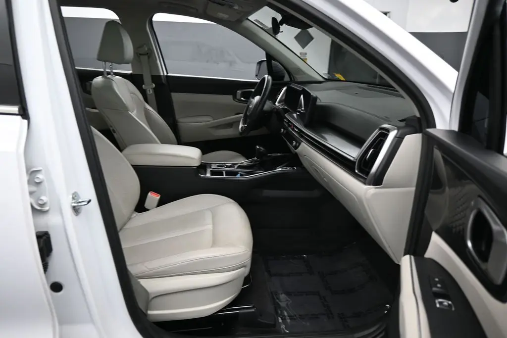 2024 Kia Sorento - $24,584