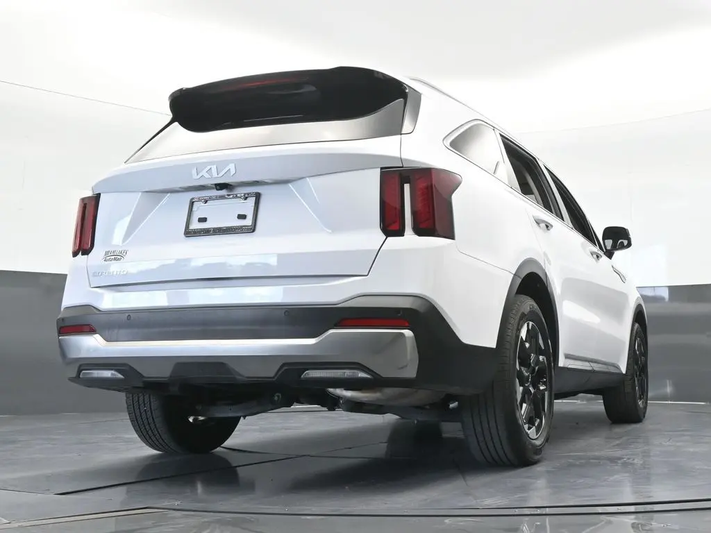 2024 Kia Sorento - $24,584