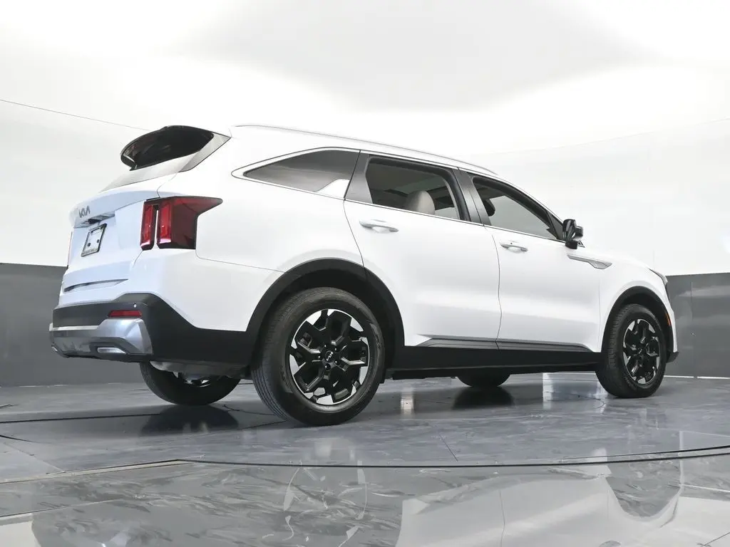 2024 Kia Sorento - $24,584