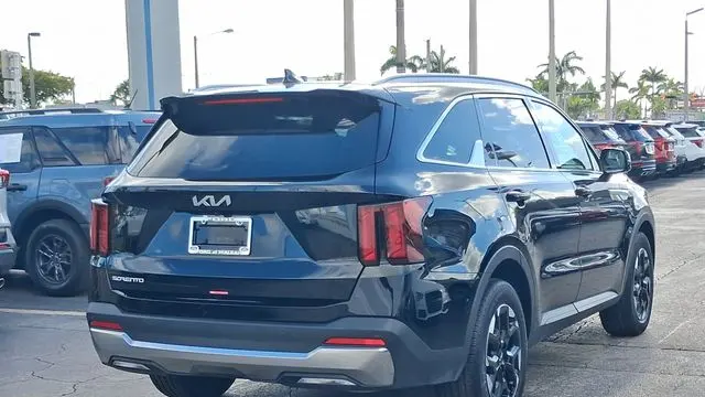 2025 Kia Sorento S