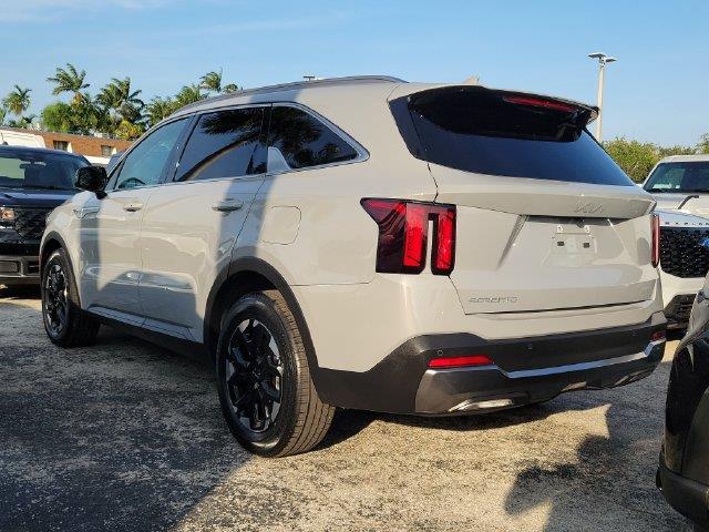 2025 Kia Sorento - $25,990