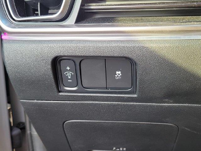 2025 Kia Sorento - $25,990