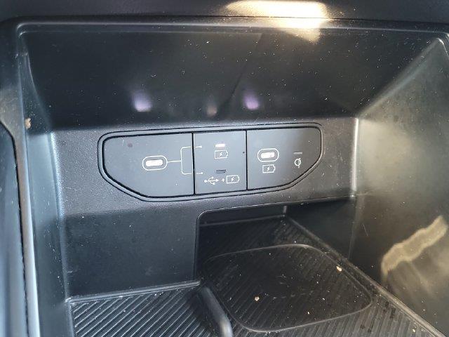 2025 Kia Sorento - $25,990