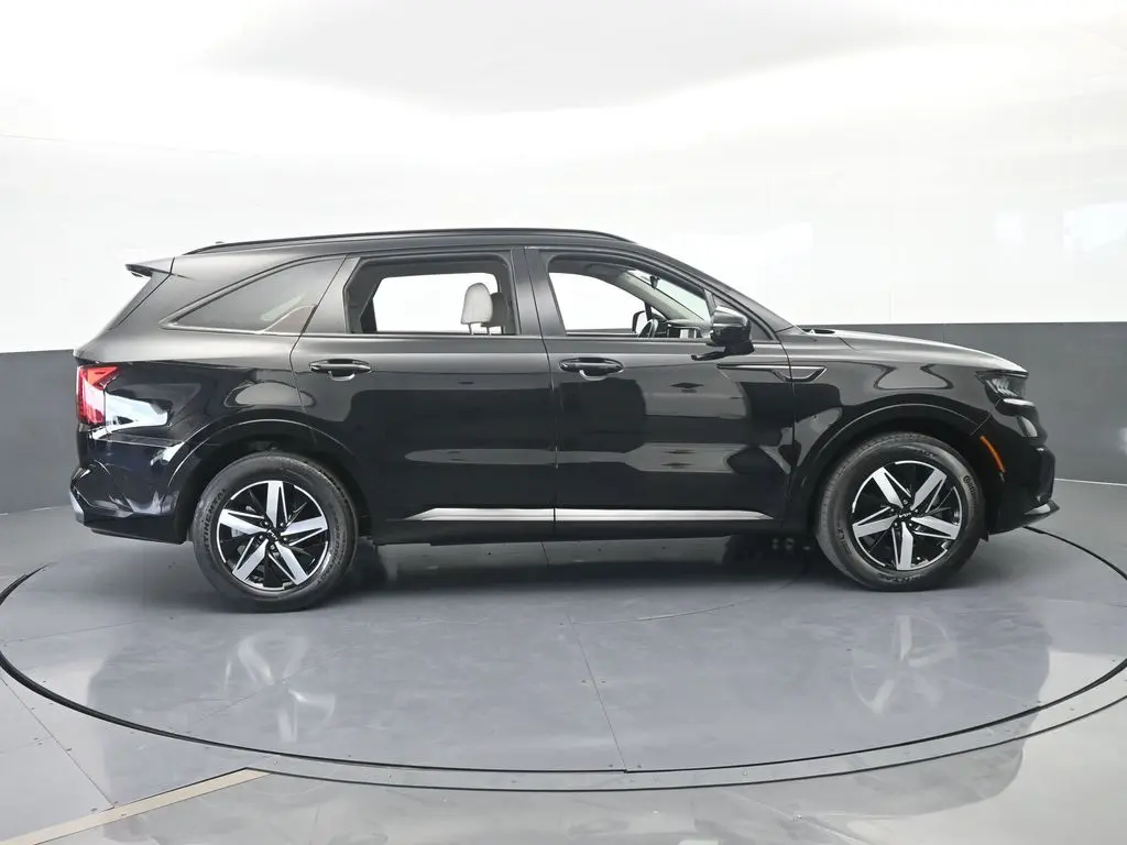 2023 Kia Sorento - $22,997