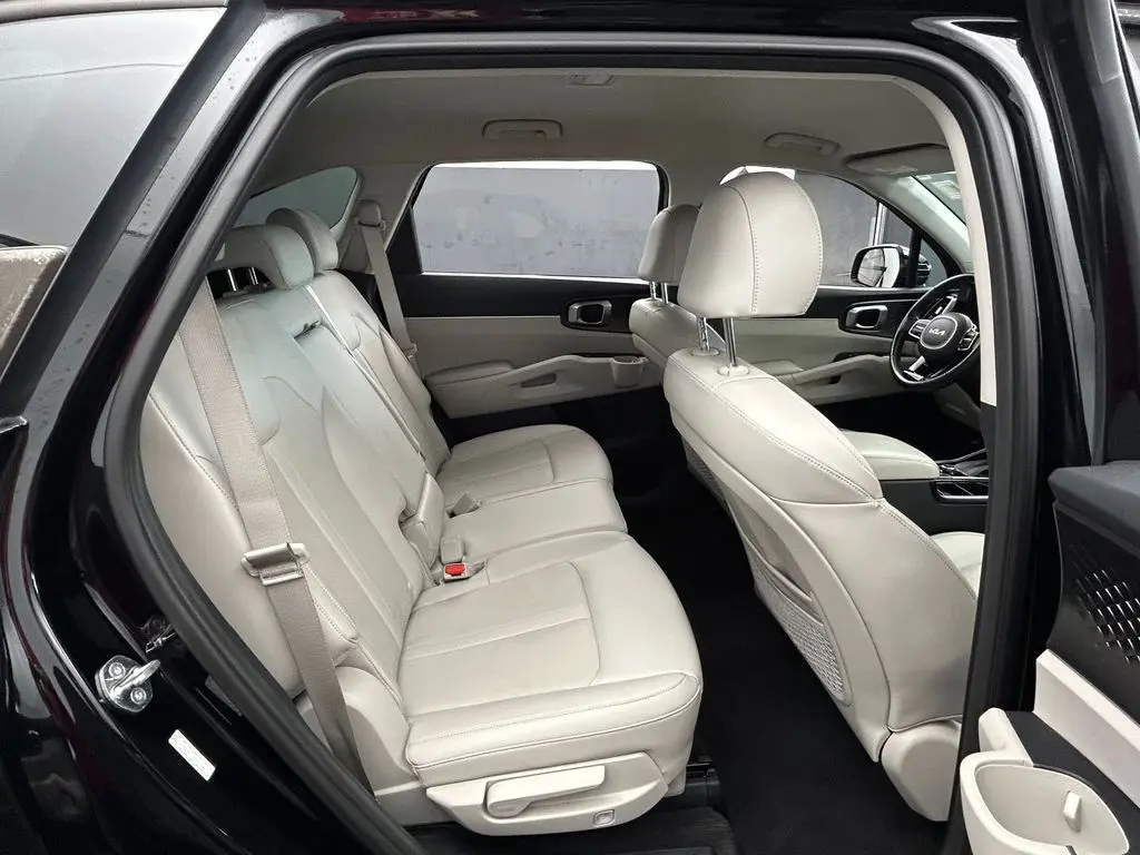 2023 Kia Sorento - $22,997