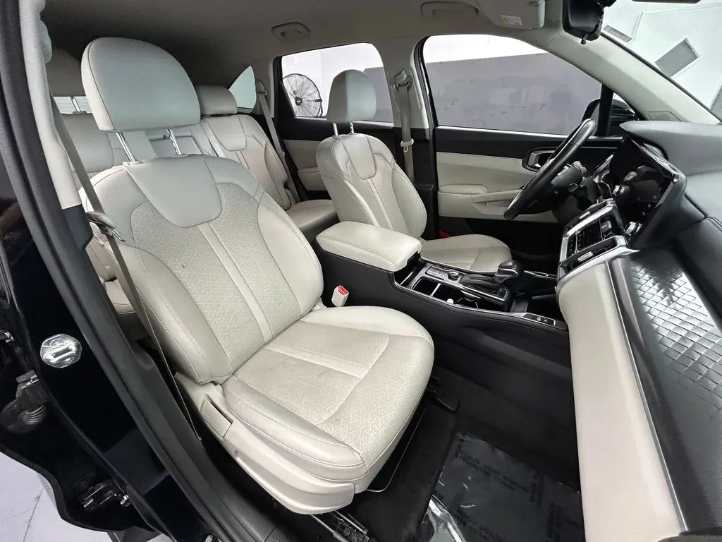 2023 Kia Sorento - $22,997