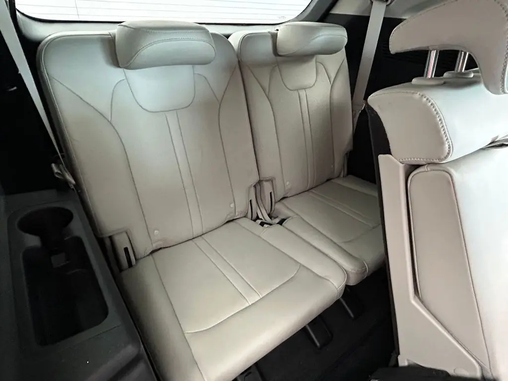2023 Kia Sorento - $22,997
