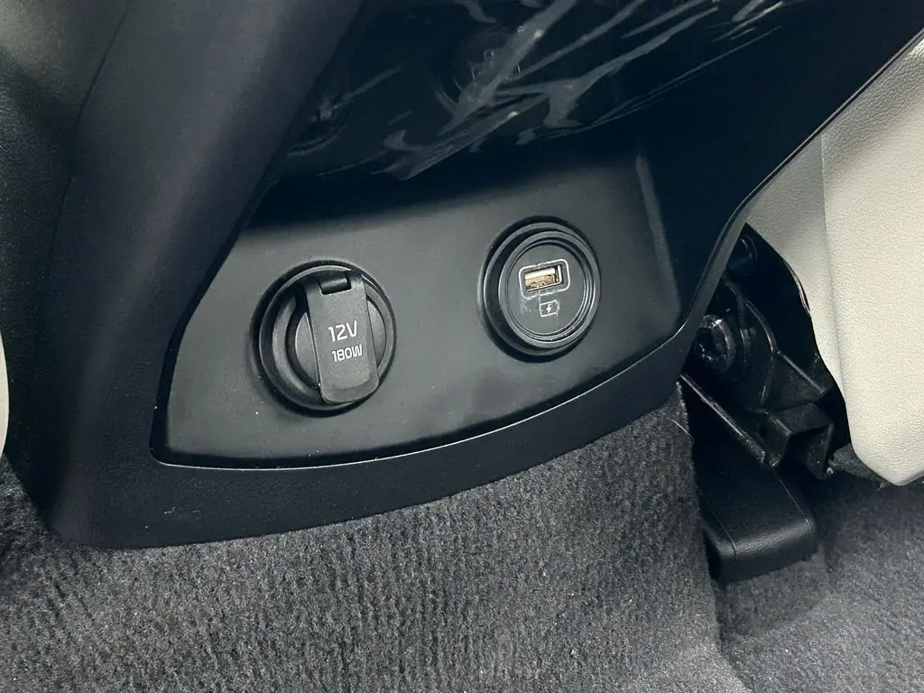 2023 Kia Sorento - $22,997