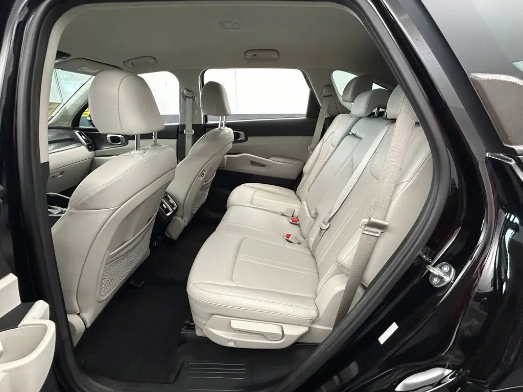 2023 Kia Sorento - $22,997