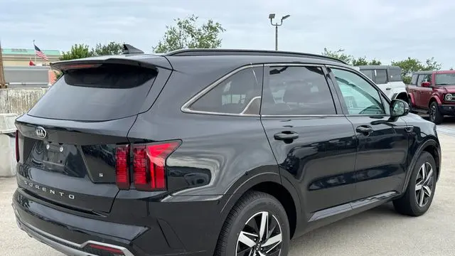2021 Kia Sorento S