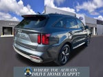 2023 Sorento Thumbnail 3