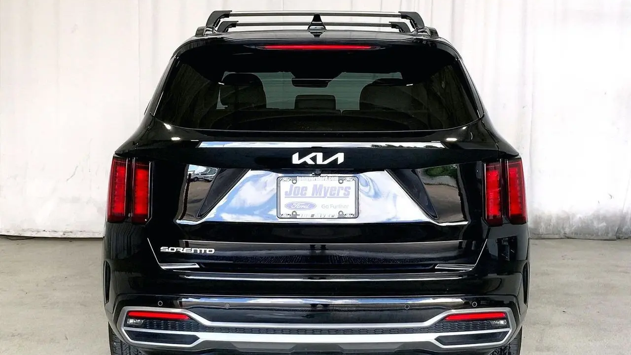 2023 Kia Sorento S