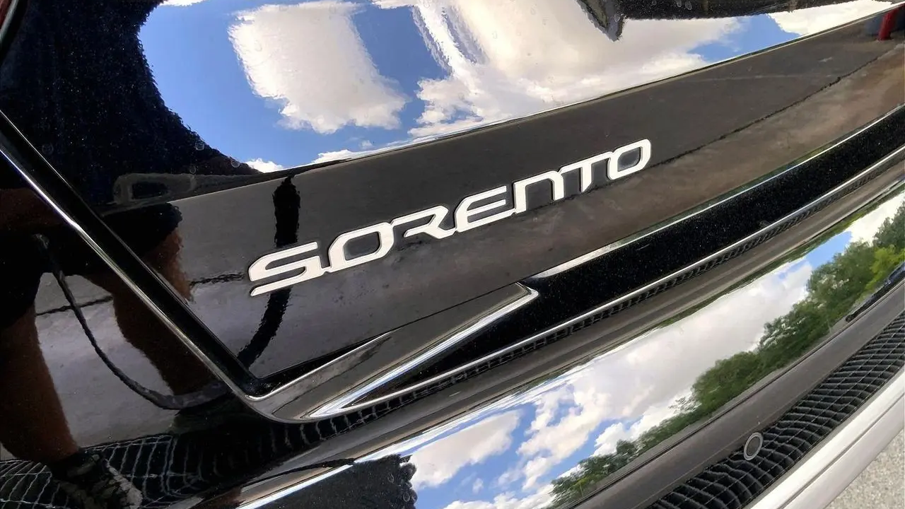 2023 Kia Sorento S