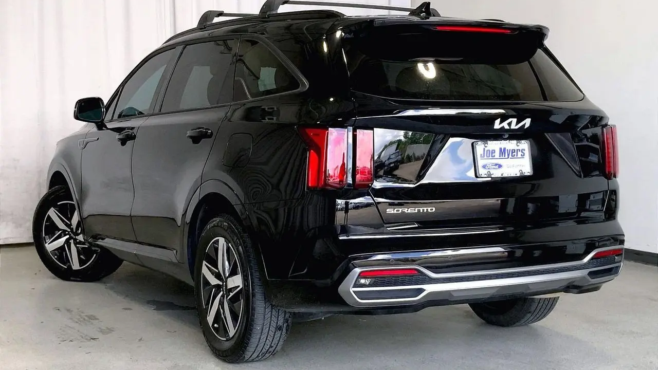 2023 Kia Sorento S