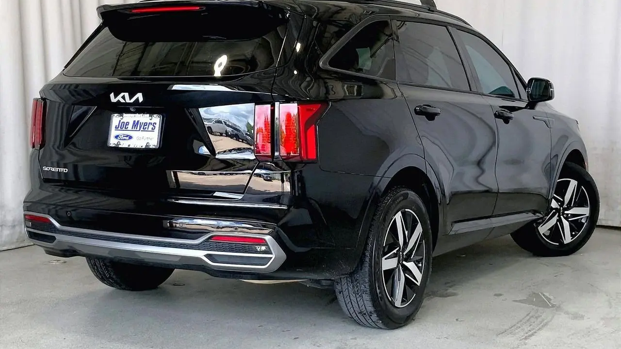2023 Kia Sorento S