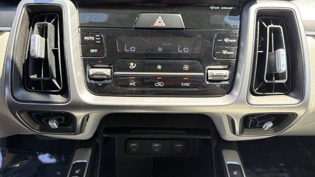 2021 Kia Sorento S