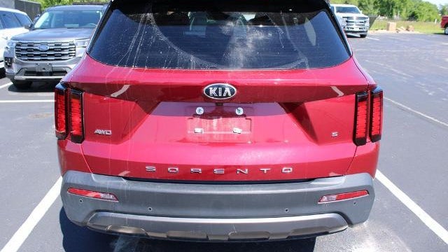 2021 Kia Sorento S