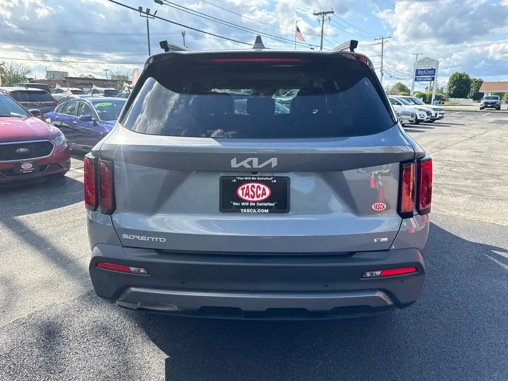 2023 Kia Sorento - $28,299